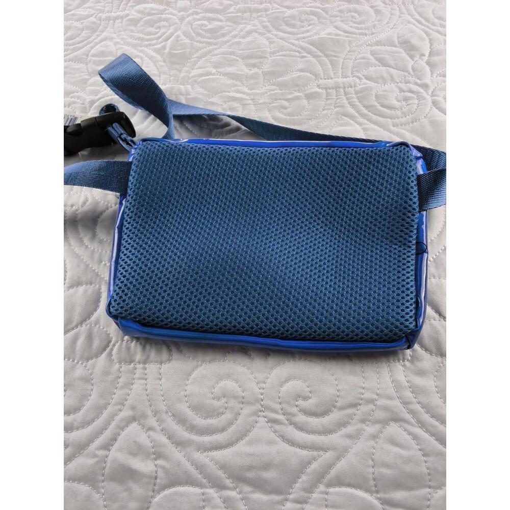 NWT Walt Disney World 50th Anniversary Blue H2O+ Waist Bag - Picture 2 of 2